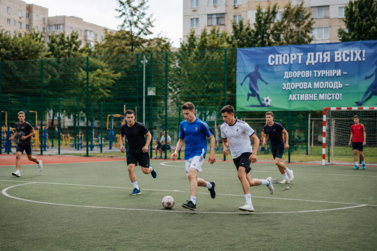 Спорт для всіх: у Горішніх Плавнях стартував сезон літніх дворових турнірів та оновлення майданчиків